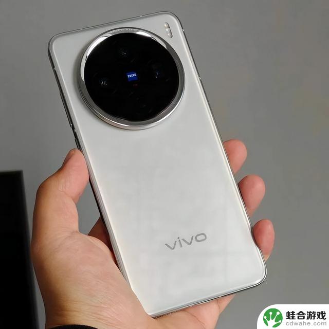 2025年四款性价比超高的手机推荐,价格区间在1700-3300元,物超所值!