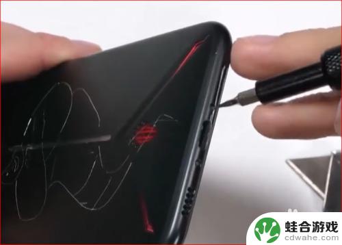 怎么清理手机风扇灰尘