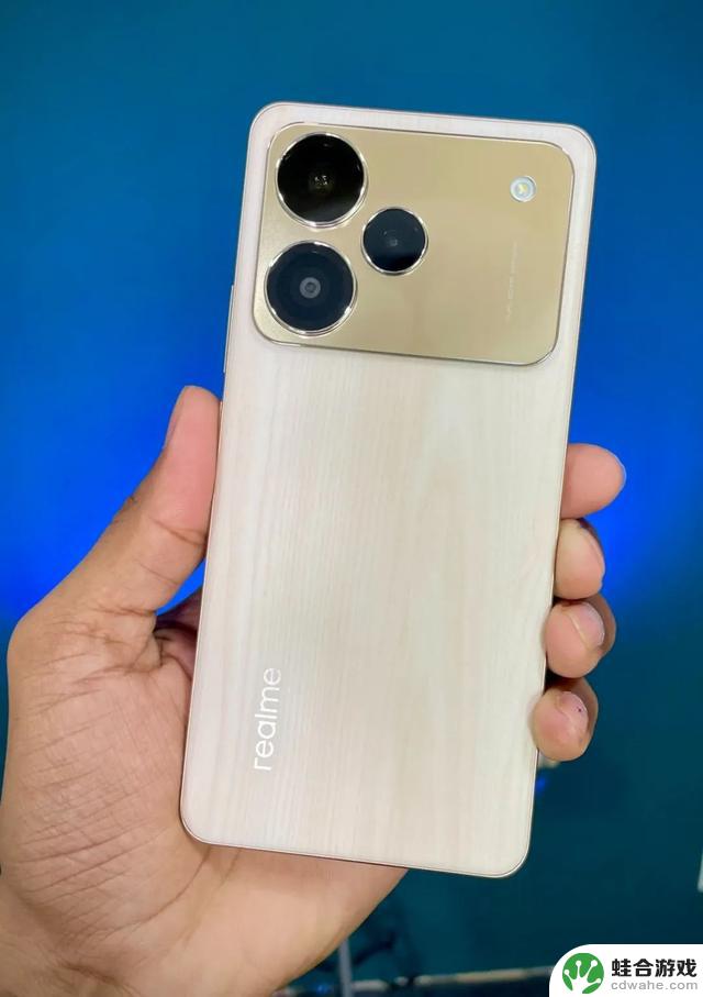 这国产新机太大胆！iPhone 17 Pro 居然被山寨！
