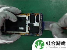 酷比手机怎么拆后盖